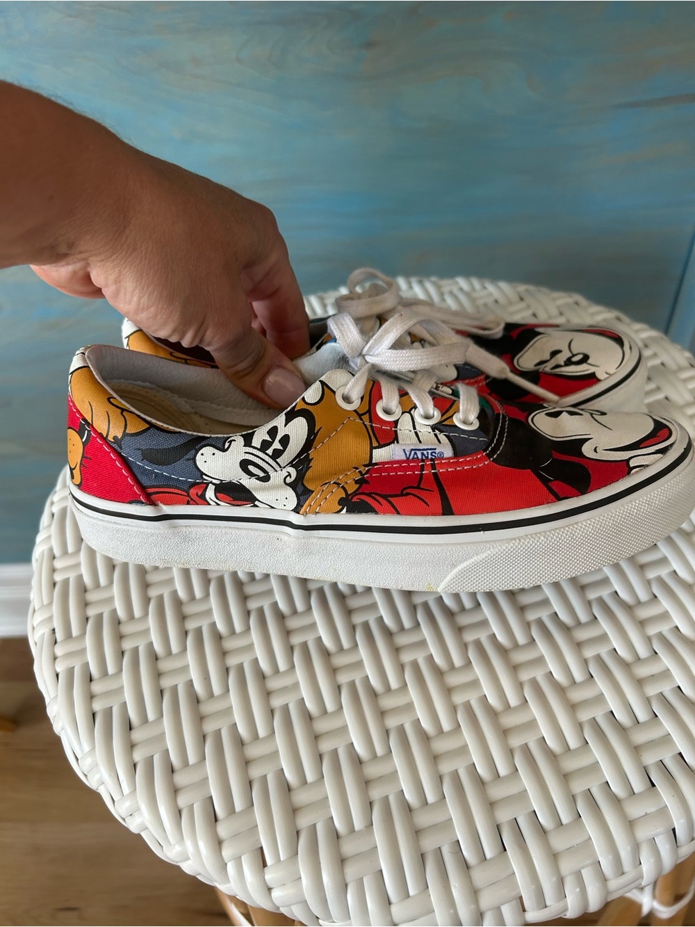 Vans x Disney Mickey & Friends Classic Low Top Sneakers - size 6.5 Women’s 5 Men - Picture 3 of 5